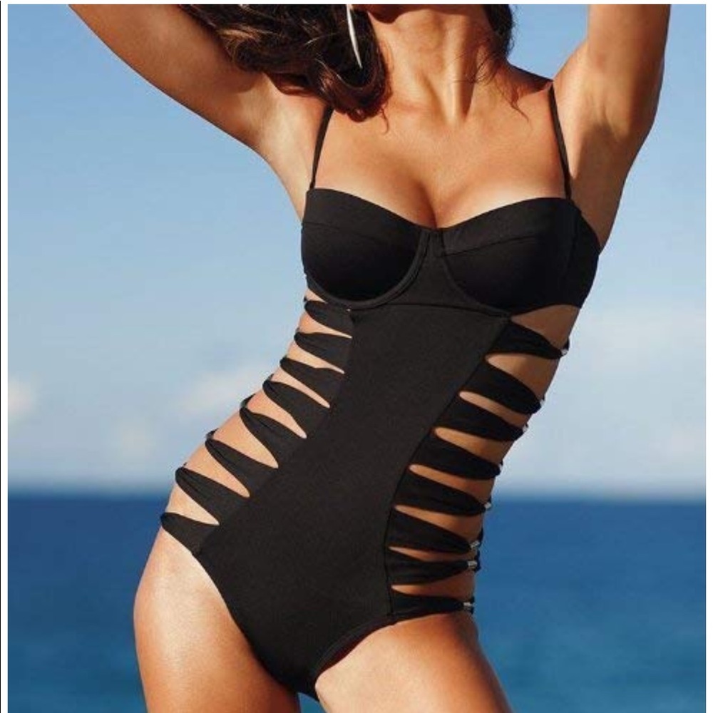 One Piece Hole Type Design Sexy Black Swimsuit 🖤
